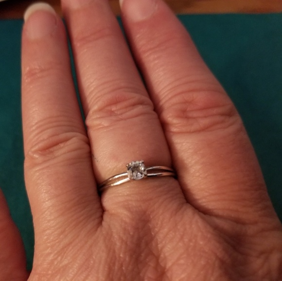 WGP .925 Silver Blue Topaz Ring - Picture 7 of 7